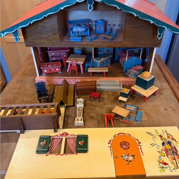 RARE Vintage Dora Kuhn Wooden Dollhouse & Hand Painted Furniture West Germany - Picture 2 of 16